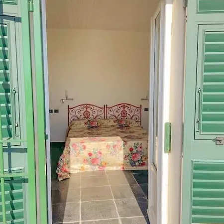 Casetta Con Giardino E Depandance Вилла