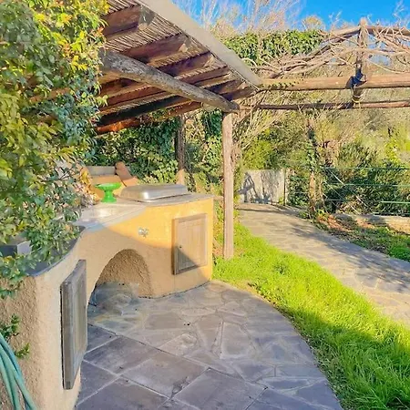 Casetta Con Giardino E Depandance